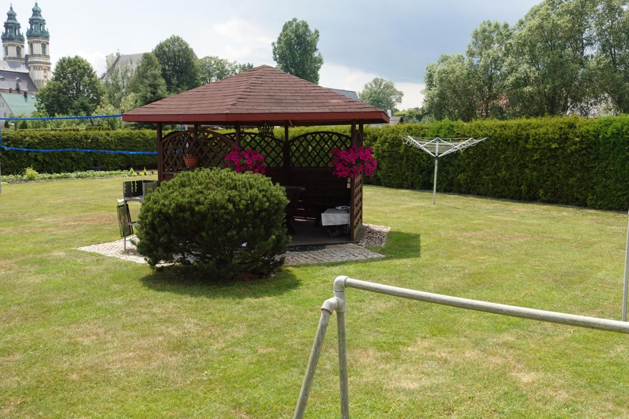 Mala Chatka Caloroczny Domek Krzeszow  외부 사진
